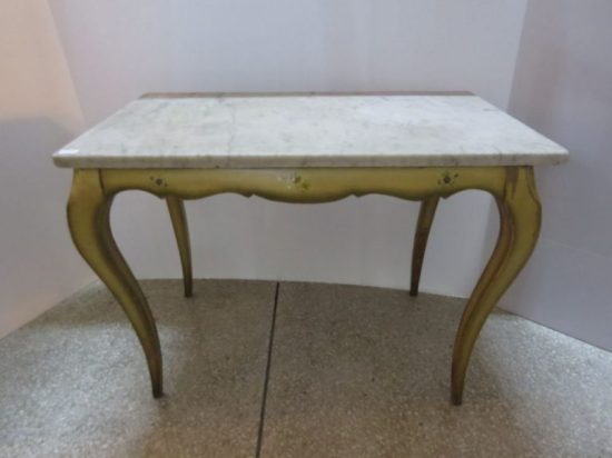 Lote: 17 - Lote: 17 - Mesa de sala estilo Ingles con mesada de marmol