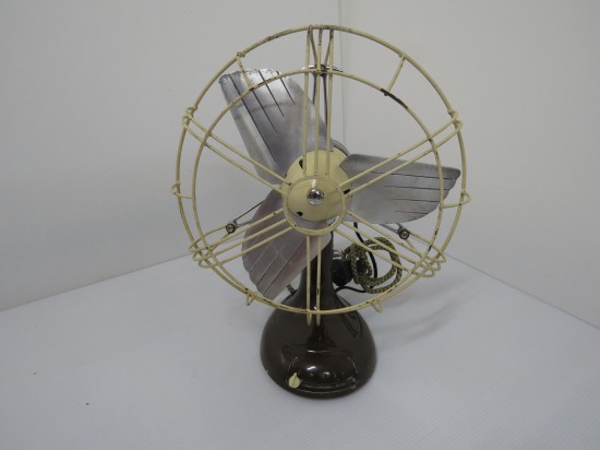 Lote: 67 - Lote: 67 - Ventilador de mesa antiguo italiano  