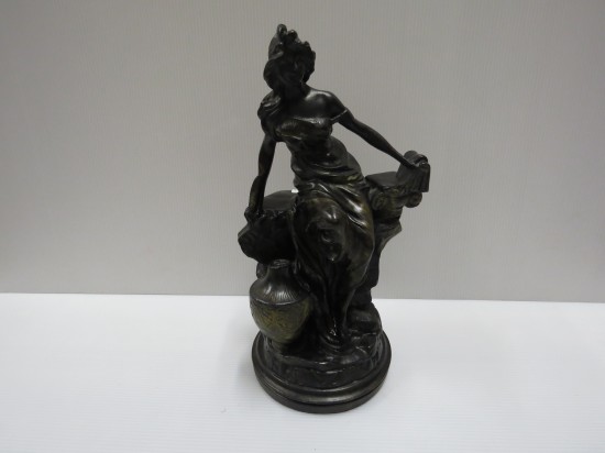 Lote: 151 - Lote: 151 - Estatuilla de dama en yeso