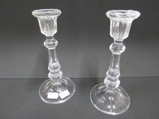 Lote: 25 - Lote: 25 - 2 candelabros de cristal