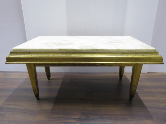 Lote: 12 - Lote: 12 - Mesa de sala con marmol y laqueado dorado