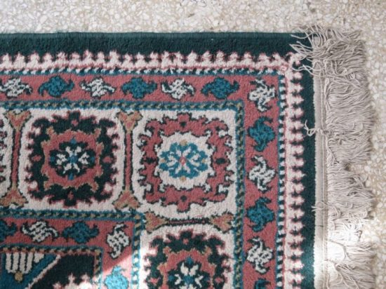 Lote: 120 - Lote: 120 - Alfombra rectangular estampada tonos de verde