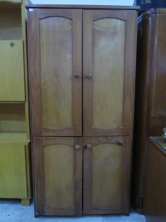 Lote: 102 - Lote: 102 - Alacena en madera con 4 puertas