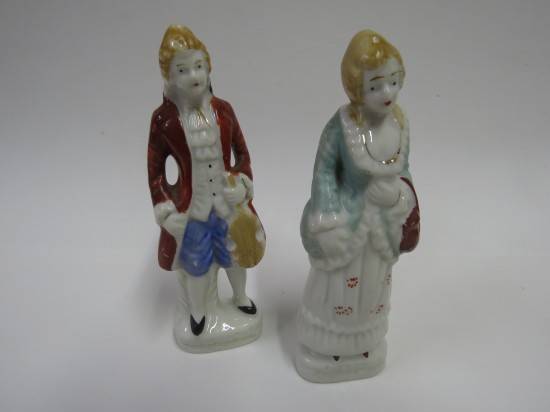 Lote: 81 - Lote: 81 - Figuras de porcelana caballero y dama