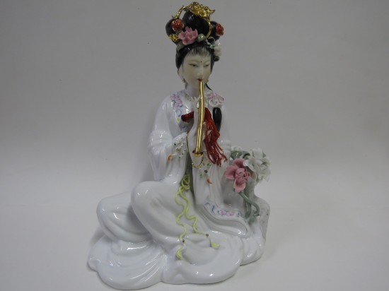 Lote: 86 - Lote: 86 - Figura dama china