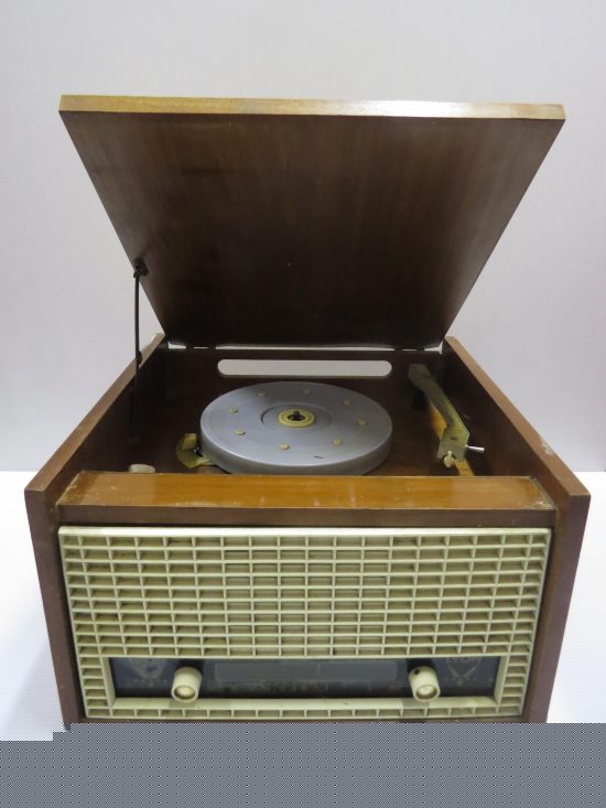 Lote: 68 - Lote: 68 - Radio tocadiscos masca Lyon