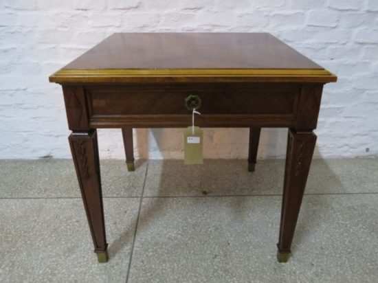 Lote: 79 - Lote: 79 - Mesa auxiliar Imperio con cajon