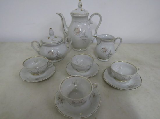 Lote: 78 - Lote: 78 - Juego de cafe para 4 pesonas en porcelana bavaria