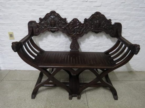 Lote: 108 - Lote: 108 - Sillón Reina Ana de 2 cuerpos