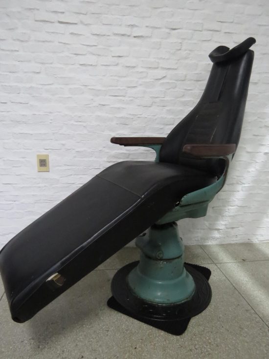 Lote: 67 - Lote: 67 - Sillon antiguo de dentista