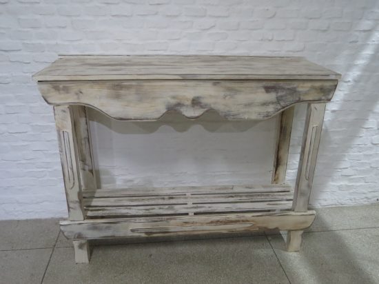 Lote: 84 - Lote: 84 - Mueble de arrime patinado en blanco