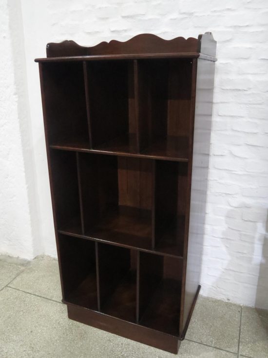 Lote: 37 - Lote: 37 - Biblioteca de 3 estantes en madera