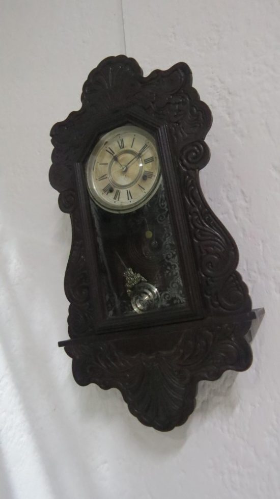 Lote: 94 - Lote: 94 - Reloj antiguo de pared con caja de madera