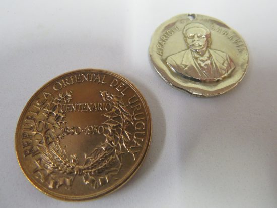 Lote: 114 - Lote: 114 - Medalla del centenario de Uruguay 1830 - 1930, medalla homenaje Aparicio Saravia 1905