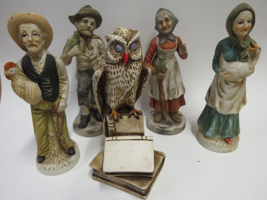 Lote: 11 - Lote: 11 - 5 figuras de cerámicas