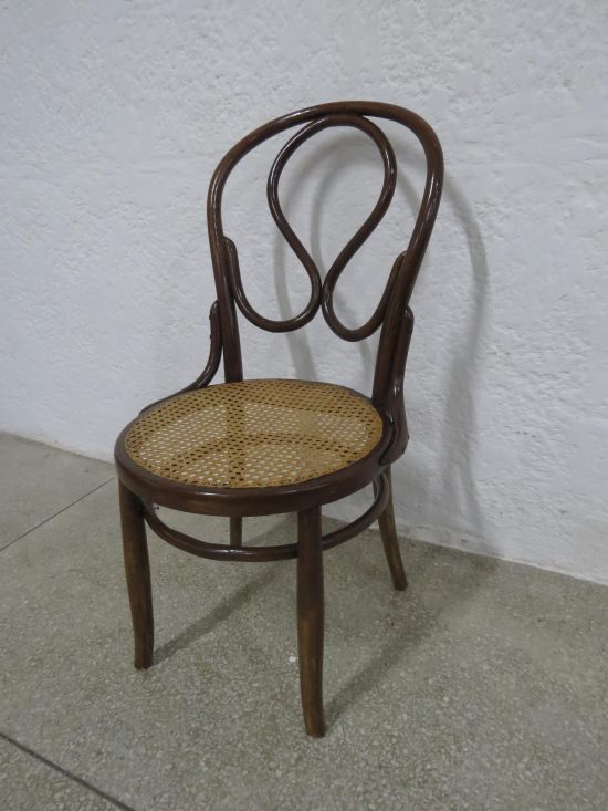 Lote: 69 - Lote: 69 - Silla de Viena con asiento esterillado