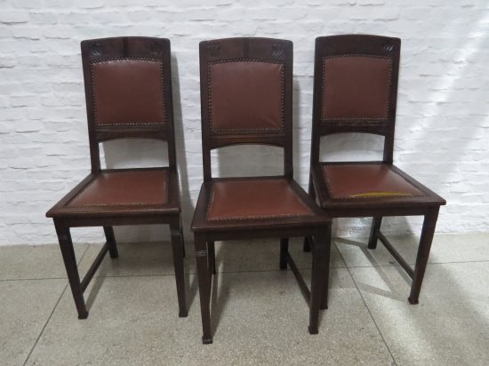 Lote: 52 - Lote: 52 - 3 sillas de roble tapizadas