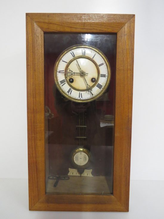 Lote: 35 - Lote: 35 - Reloj antiguo con caja de madera
