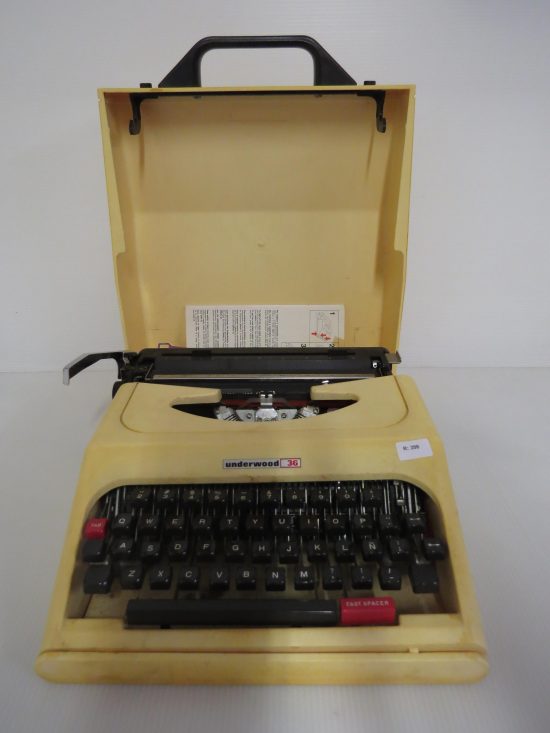 Lote: 15 - Lote: 15 - Maquina de escribir