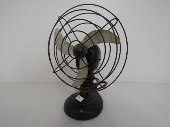 Lote: 94 - Lote: 94 - Ventilador antiguo