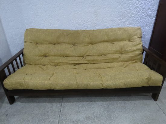 Lote: 52 - Lote: 52 - Futon de guatambú