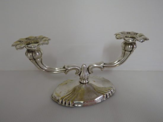 Lote: 11 - Lote: 11 - Candelabro de dos brazos