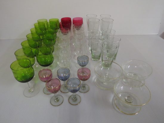 Lote: 122 - Lote: 122 - Lote compuesto por copas antiguas de vidrio