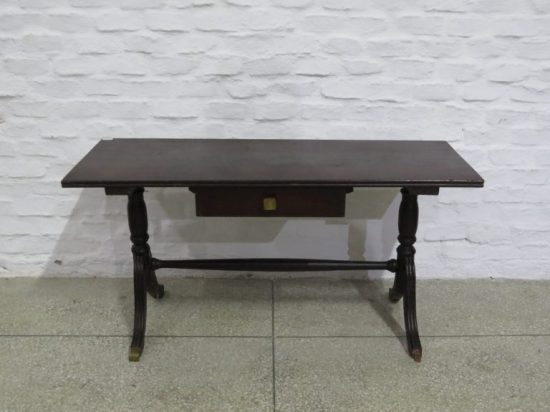 Lote: 14 - Lote: 14 - Mesa de sala Inglesa