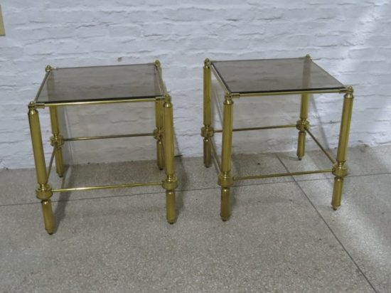 Lote: 45 - Lote: 45 - Par de mesas de sala con bronce y vidrio