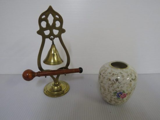 Lote: 5 - Lote: 5 - Campana y pieza de loza