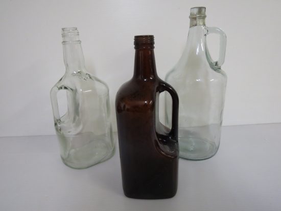 Lote: 105 - Lote: 105 - 3 botellones de vidrio