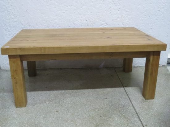 Lote: 65 - Lote: 65 - Mesa de sala en pinotea