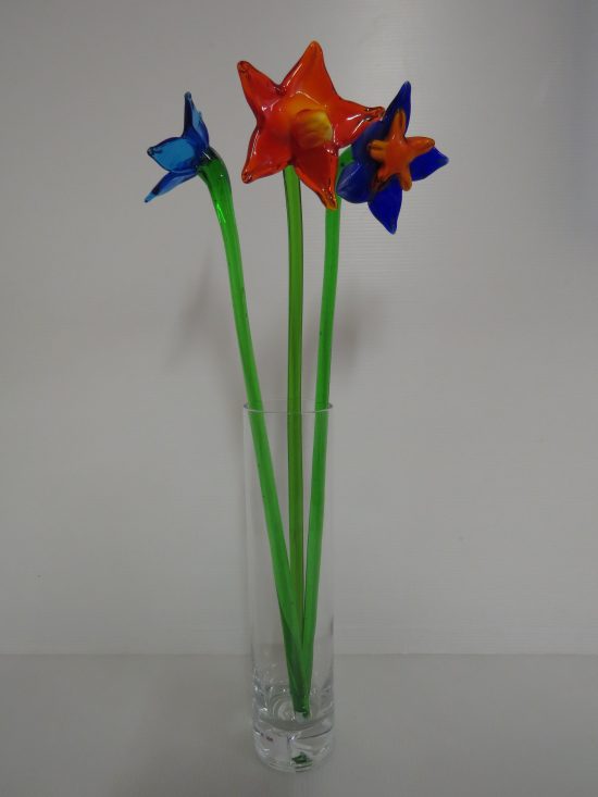 Lote: 119 - Lote: 119 - Florero con 3 flores de cristal baccarat
