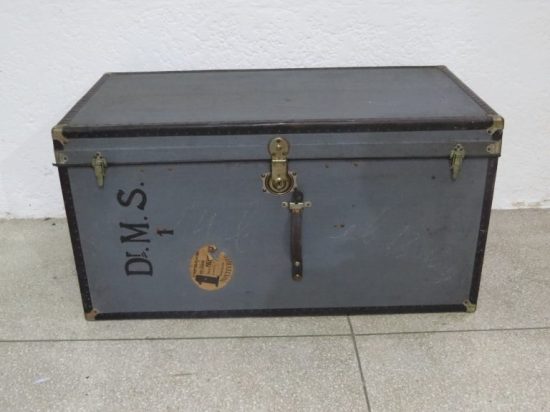 Lote: 70 - Lote: 70 - Antiguo baúl de viaje americano