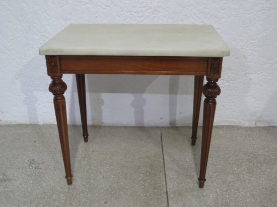 Lote: 30 - Lote: 30 - Mesa de sala rectangular Luis XVI de petiribí