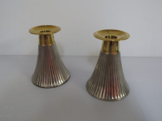 Lote: 9 - Lote: 9 - Par de candelabros de bronce y metal plateado