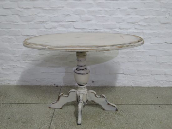 Lote: 25 - Lote: 25 - Mesa de sala ovalada
