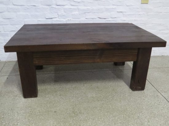 Lote: 87 - Lote: 87 - Mesa de sala en madera