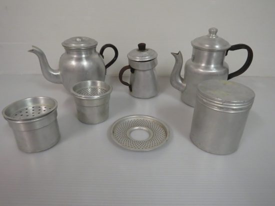 Lote: 5 - Lote: 5 - Juego de té de aluminio