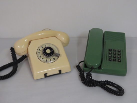 Lote: 46 - Lote: 46 - Par de teléfonos antiguos