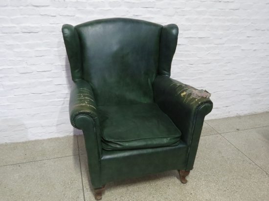 Lote: 124 - Lote: 124 - Sillon estilo americano