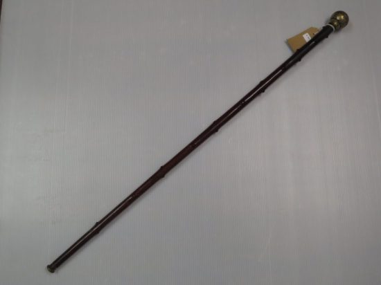Lote: 52 - Lote: 52 - Baston de raiz con regaton de bronce