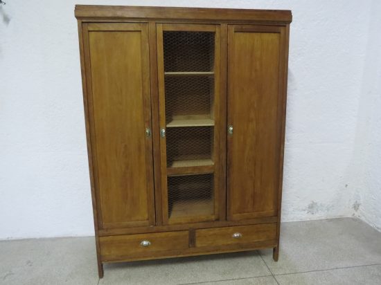 Lote: 34 - Lote: 34 - Mueble alacena de 3 puertas