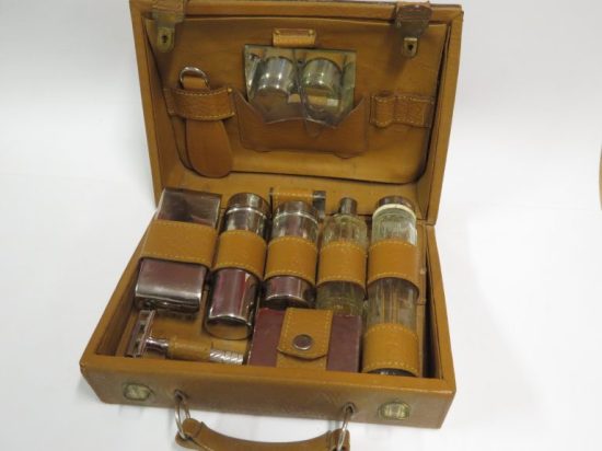 Lote: 57 - Lote: 57 - Antiguo toilette de viaje