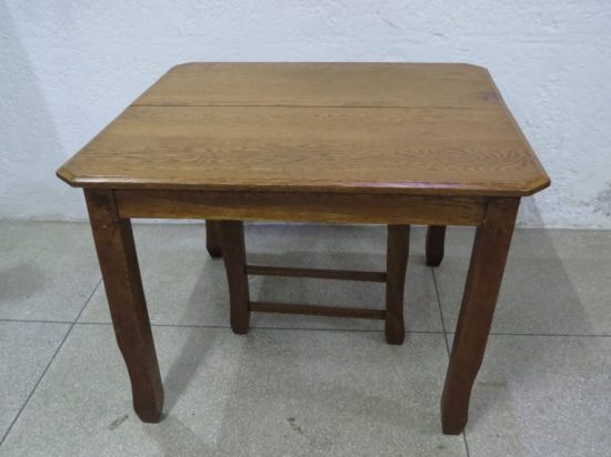 Lote: 90 - Lote: 90 - Mesa de roble