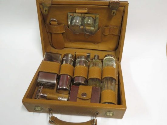 Lote: 51 - Lote: 51 - Antiguo toilette de viaje