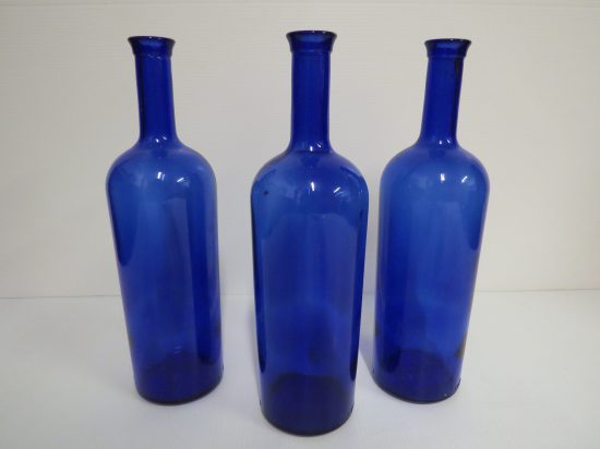 Lote: 3 - Lote: 3 - 3 botellas vidrio azul