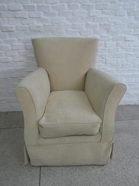 Lote: 80 - Lote: 80 - Sillón tapizado