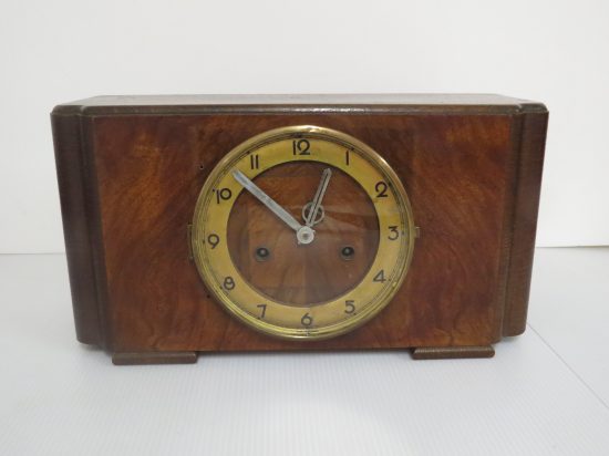 Lote: 46 - Lote: 46 - Antiguo reloj de mesa