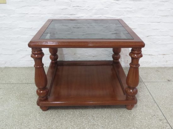Lote: 37 - Lote: 37 - Mesa de sala con tapa de vidrio